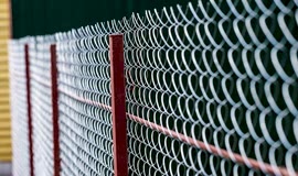 Заборы из сетки рабицы