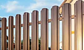 Заборы из штакетника